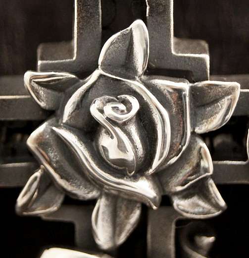 Hertl Anh�nger Kreuz mit Rosen