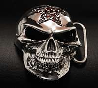 G�rtelschnalle Silber Totenkopf roter Stern