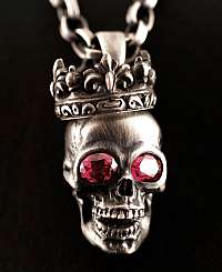 Anh�nger Totenkopf mit Krone und Kette