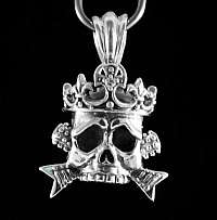 Totenkopfanh�nger mit einem Zirkonia in der Krone