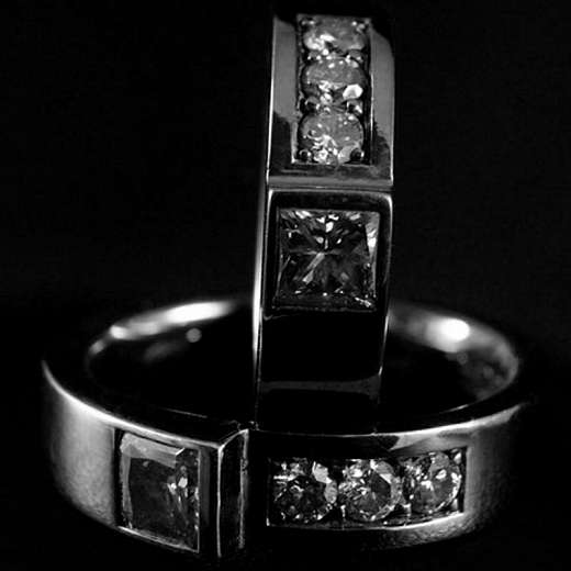 Eheringe aus Weissgold mit Diamant und Brillianten