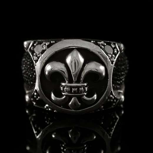 Gothic Ring mit Fleur de Lys und Zirkonia