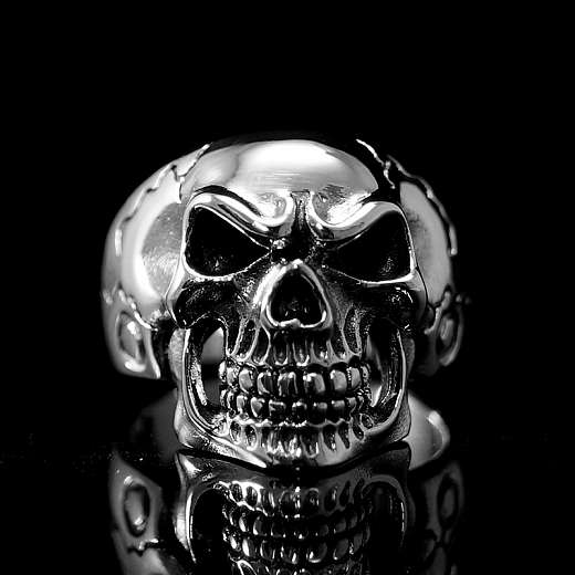 Böser Skullring aus Silbern, Biker Schmuck