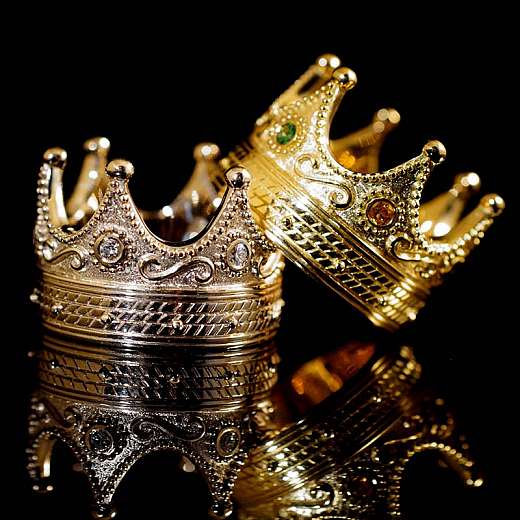 Knossi Ringe mit Krone aus Gelbgold und Weigold