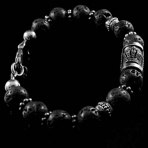 Kugelarmband aus Lava Stein mit Krone Beads