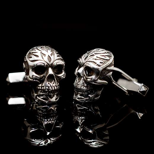 Manschettenknöpfe mit Totenkopf aus Silber