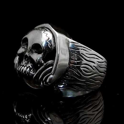 Totenkopfringe Ohrenfeindt aus Silber