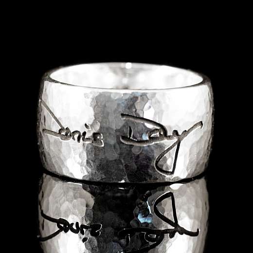 Ring aus Silber mit Doris Day Unterschrift