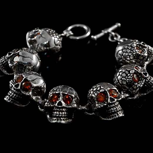 Skull Armband aus Silber mit roten Schmucksteinen, Bikerschmuck
