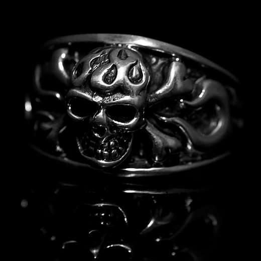 Totenkopf Ring, Skullringe mit Flammen