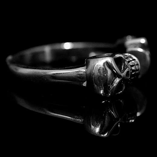 URONE Totenkopf Ohrringe Aus Sterling Silber – Gotik Schmuck Mit Skelett-Hand-Design