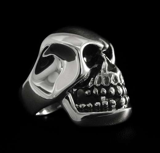 Totenkopf Ring massiv aus 935er Silber