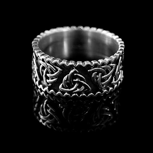 Wikingerschmuck, geschwrzter Triqueta Ring