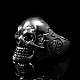 Bikerschmuck Totenkopf Ring mit Zirkonia und Muster