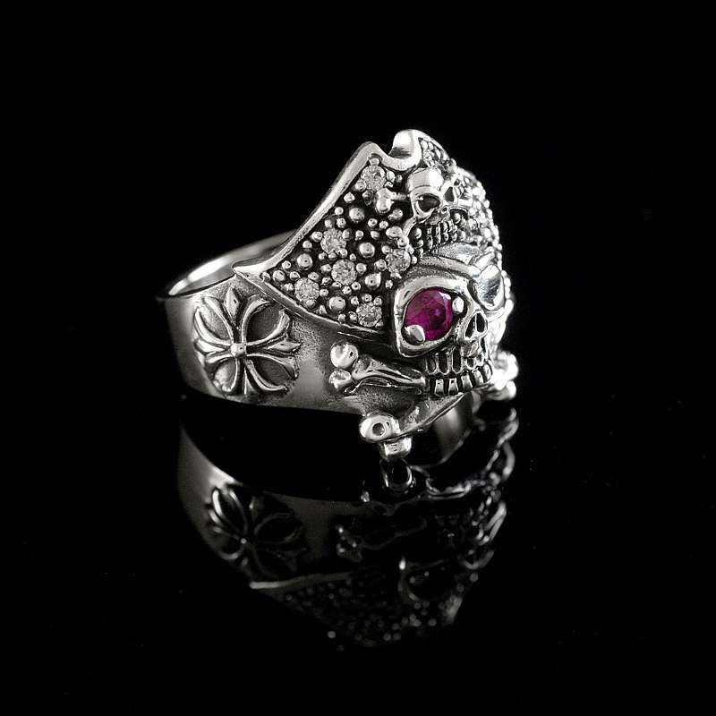 Totenkopfring im Pirate Style mit Augenklappe