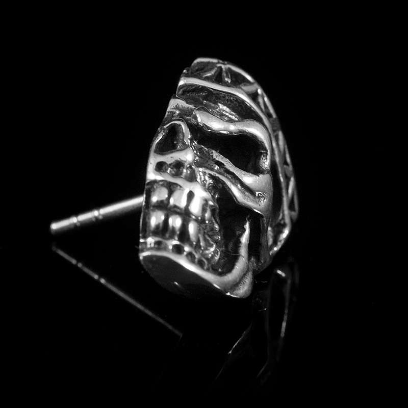 Totenkopfschmuck Ohrstecker gespalten aus 925er Silber