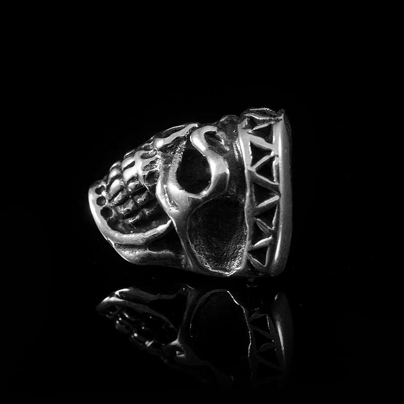 Totenkopfschmuck Ohrstecker gespalten aus 925er Silber