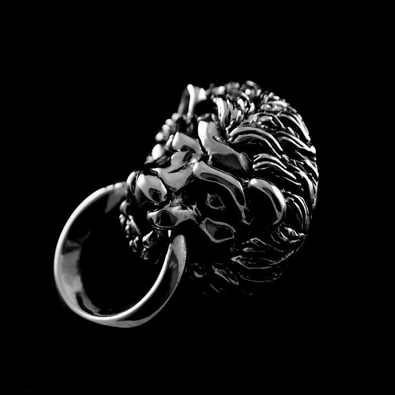 Zierniete mit Lwenkopf aus Sterlingsilber