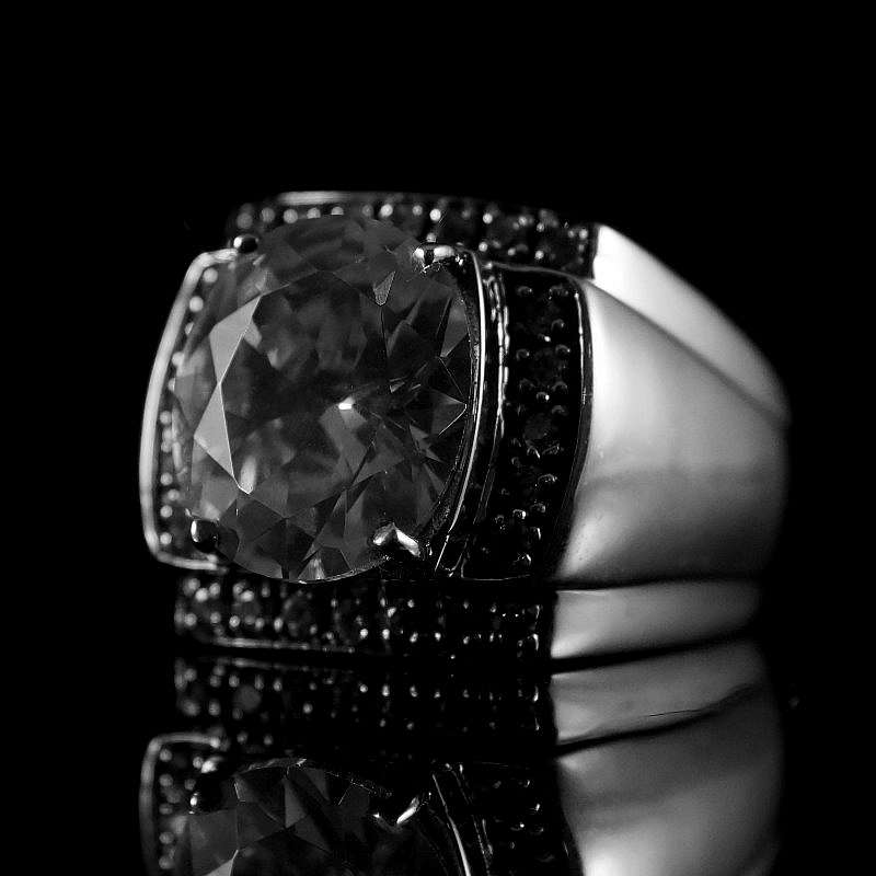 Ring aus Silber mit groem Schmuckstein