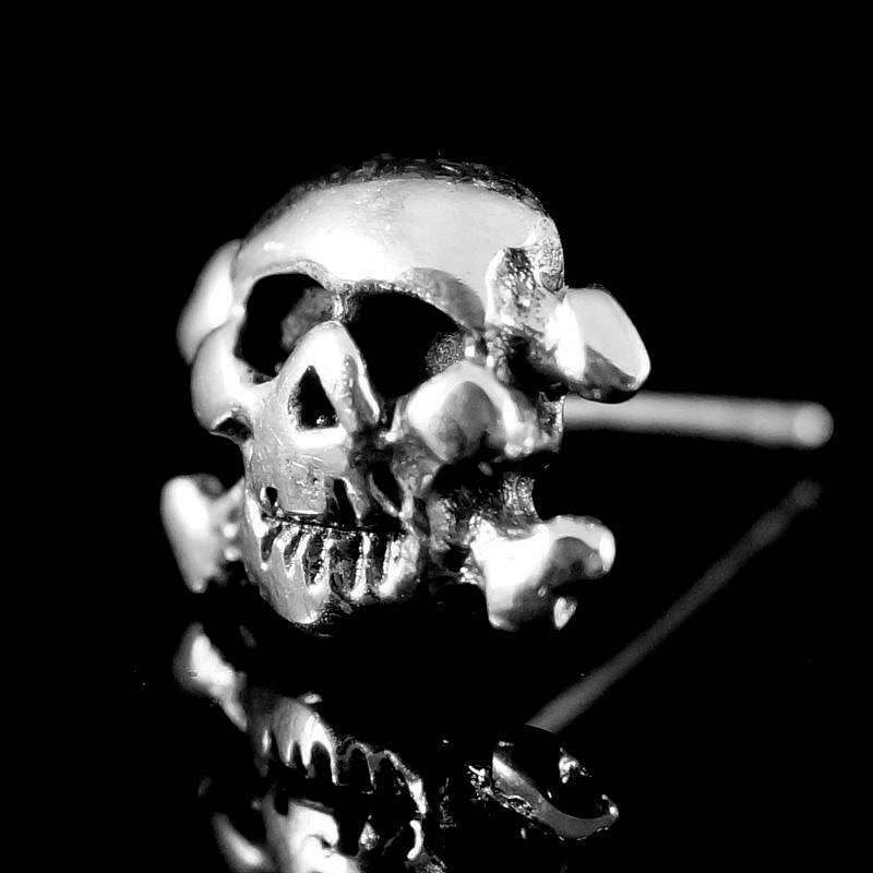 Pirate Style Totenkopf Ohrstecker