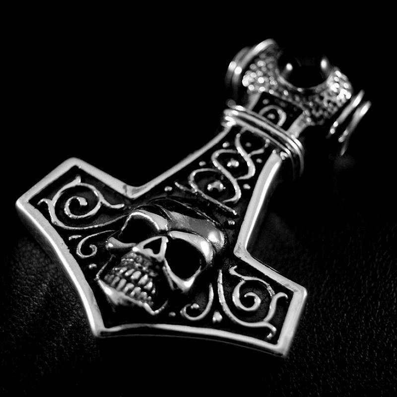 Thors Hammer Anhnger mit Totenkopf und Onyx aus Silber
