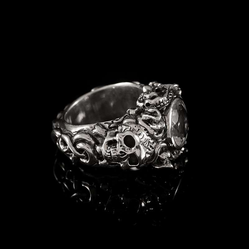 Totenkopf Ring aus Silber im Pirate Style
