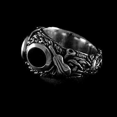 Ring mit Lapislazuli oder Onyx aus Silber