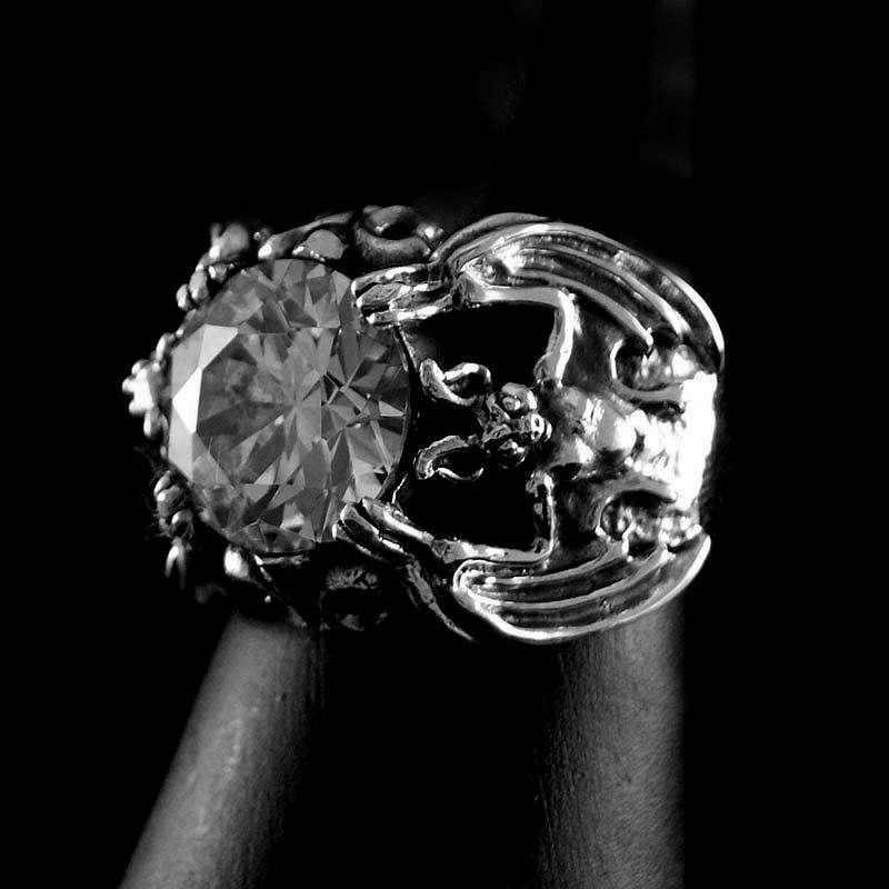 Fledermaus Gothic Ring mit Zirkonia