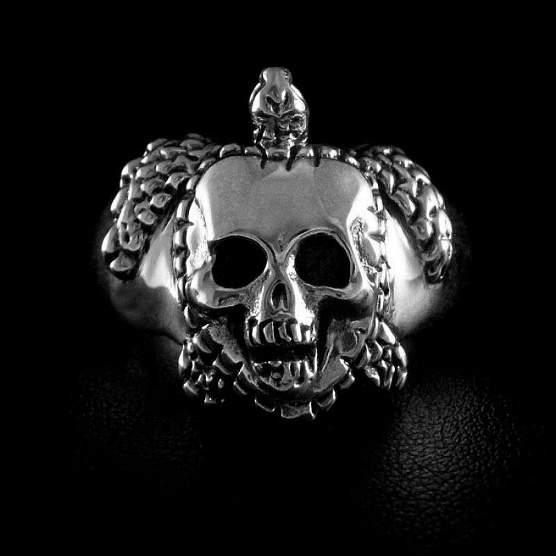 Tortuga Ring aus Silber mit Totenkopf