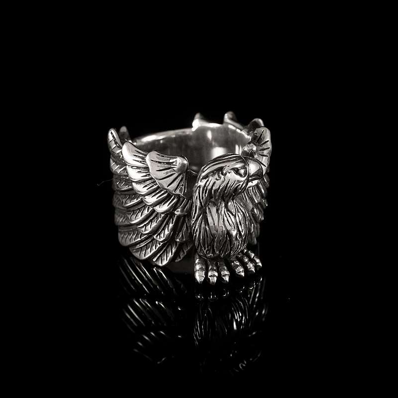 Ring mit Adler aus Silber