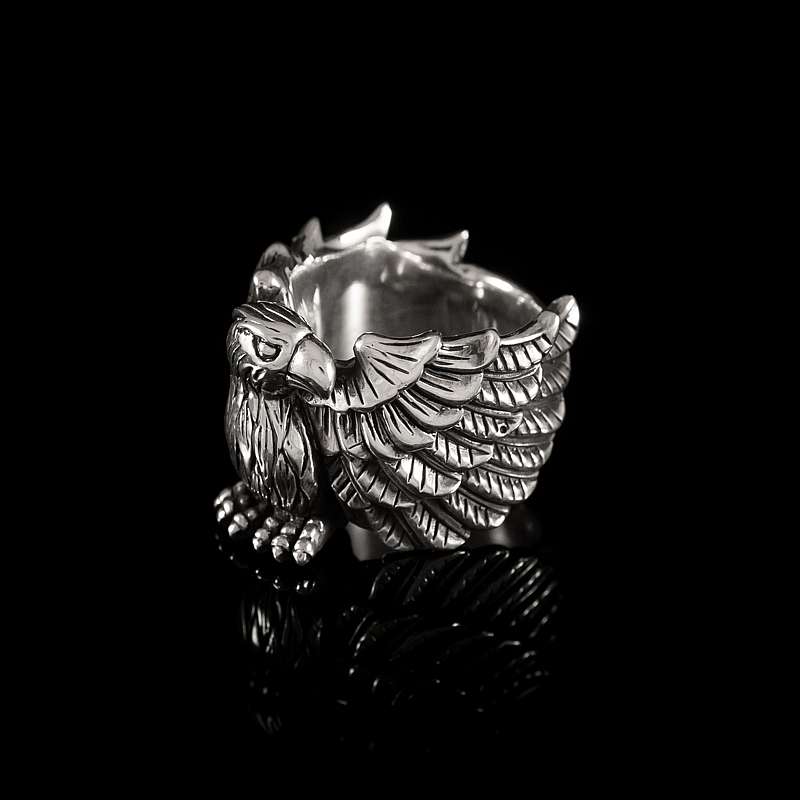 Ring mit Adler aus Silber