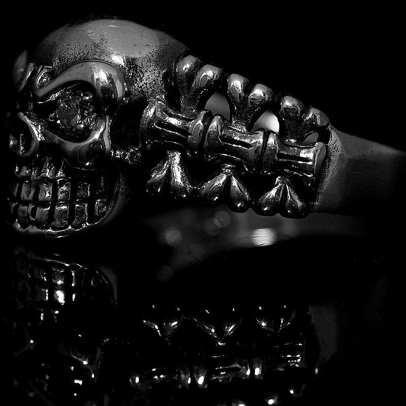 frecher Totenkopf, Skullringe Biker Schmuck