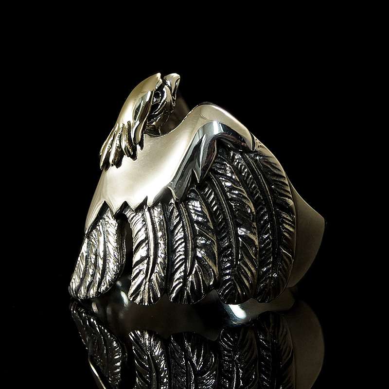 Adler Bikerschmuck Ring Silber mit Kopf aus Messing