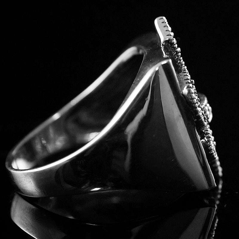 Lilien Wappenring mit Schmucksteinen Bikerschmuck