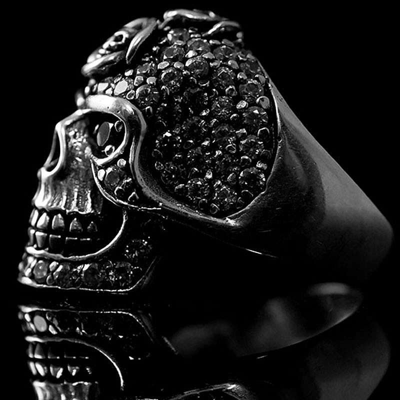 Bikerschmuck Ring Totenkopf mit kleinen Skulls
