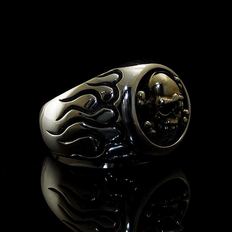 Bikerschmuck Skullring Silber mit Messing Totenkopf