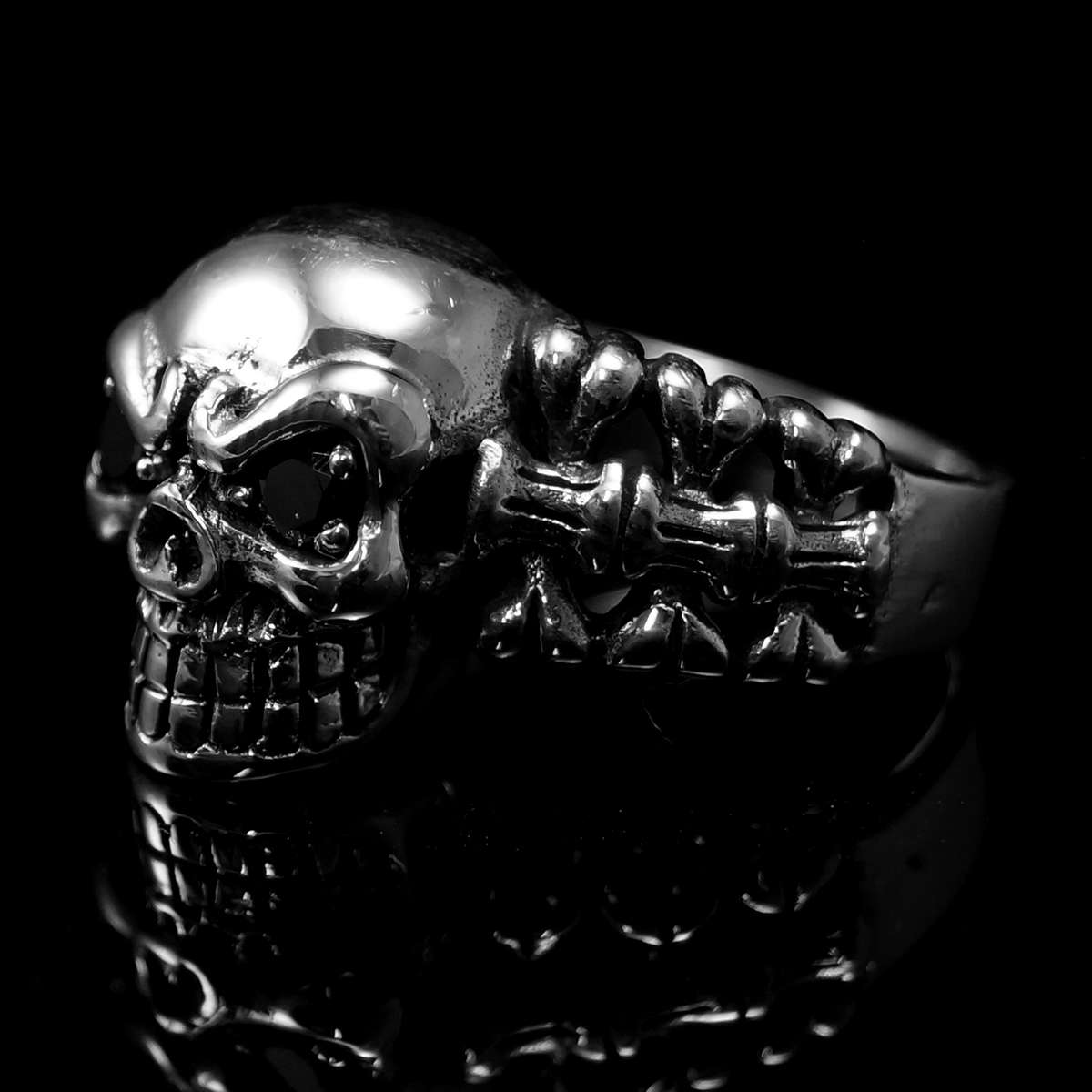 Bikerschmuck Totenkopf Ring mit Knochen