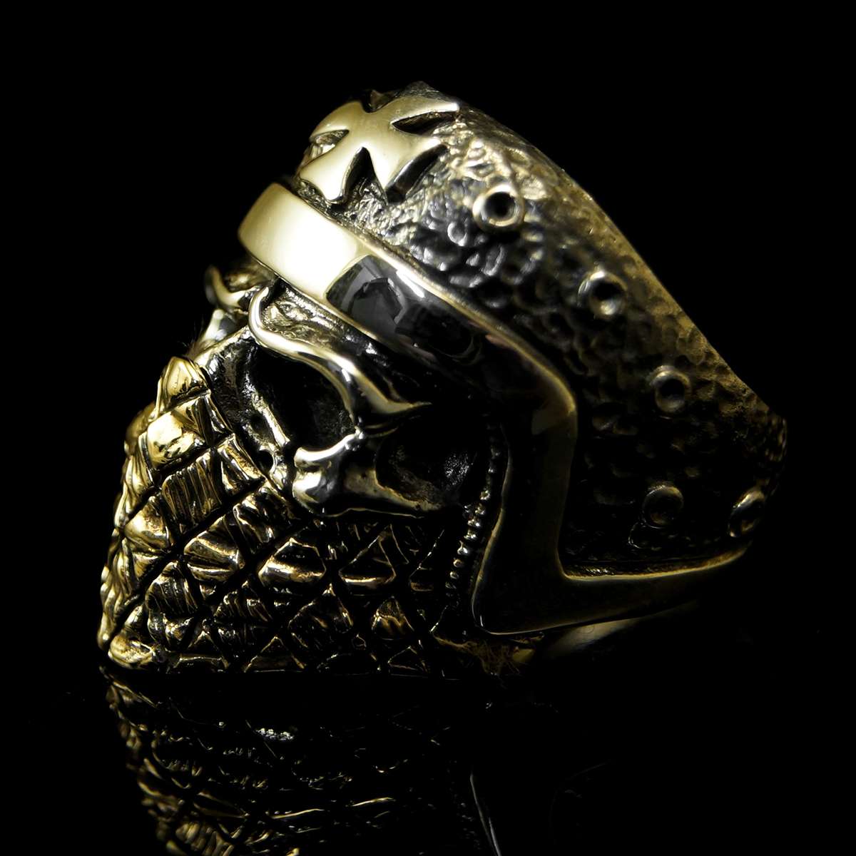 Biker Schmuck, Maskierter Skullring mit Templer Kreuz