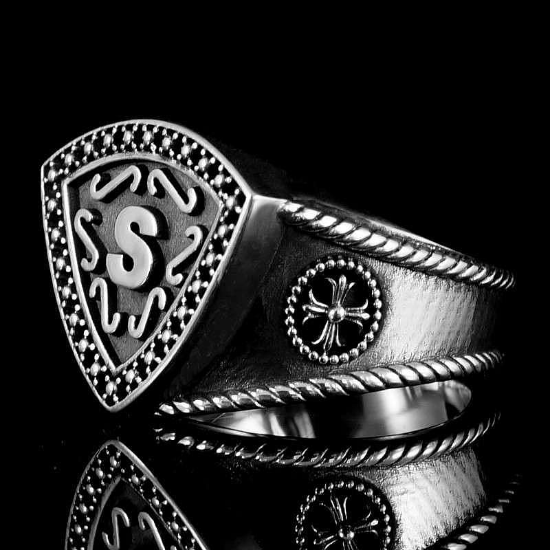 Eheringe, Hochzeitsringe mit Initialen und Wappen