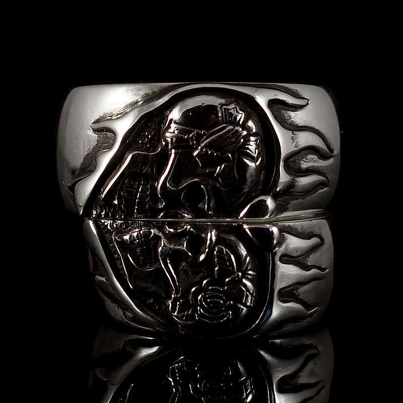 Eheringe, Trauringe mit Skull, Kreuz und Rose