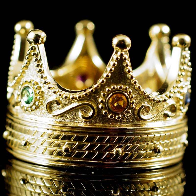 Knossi Ringe mit Krone aus Gelbgold und Weigold