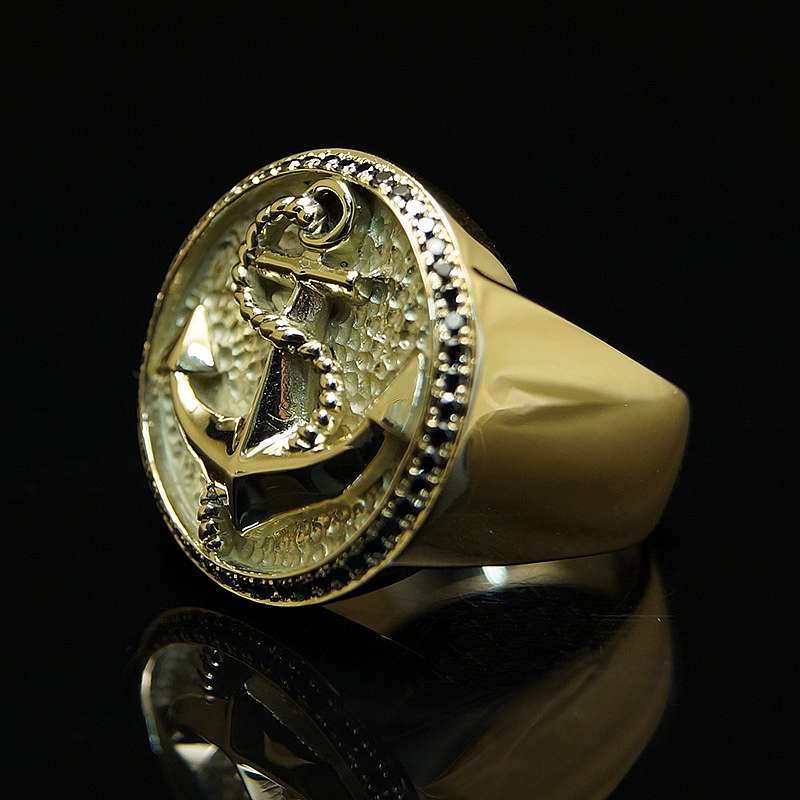 Ankerring aus Gold mit schwarzen Diamanten