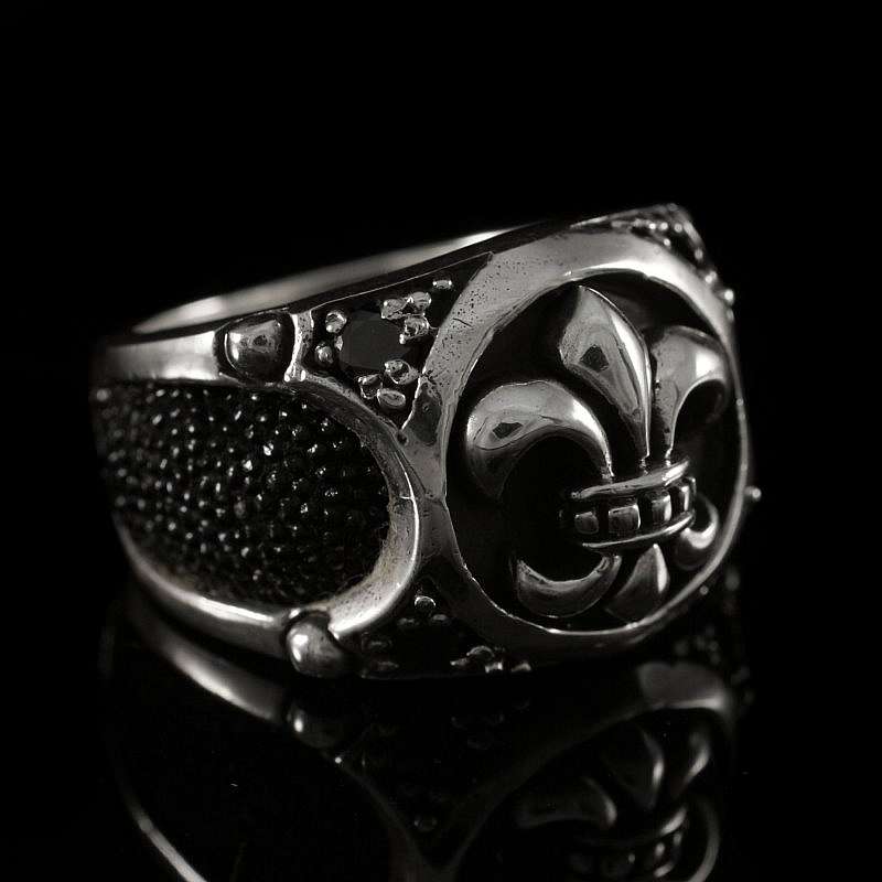 Gothic Ring mit Fleur de Lys und Zirkonia