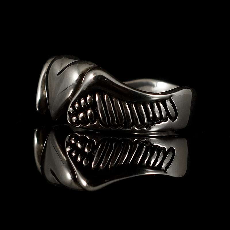 Ring aus Silber mit Herz und Flgel