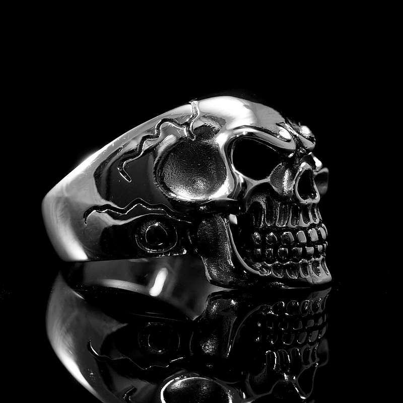 Bser Skullring aus Silbern, Biker Schmuck