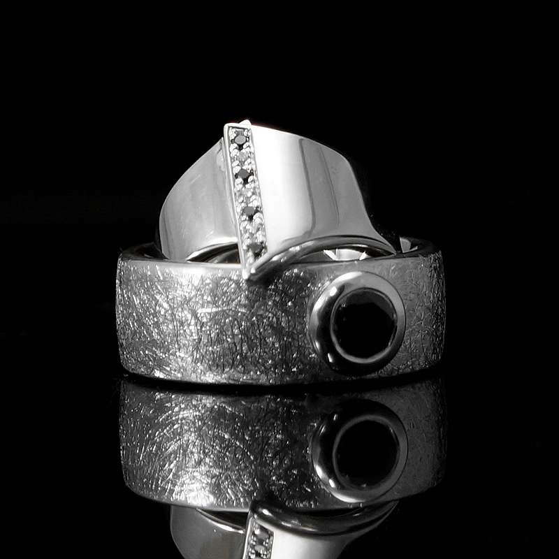 Hochzeitsringe Eismatt mit Spinell und Zirkonia