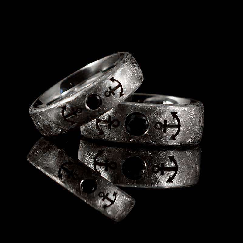 Eheringe, Hochzeitsringe mit Anker und Saphir