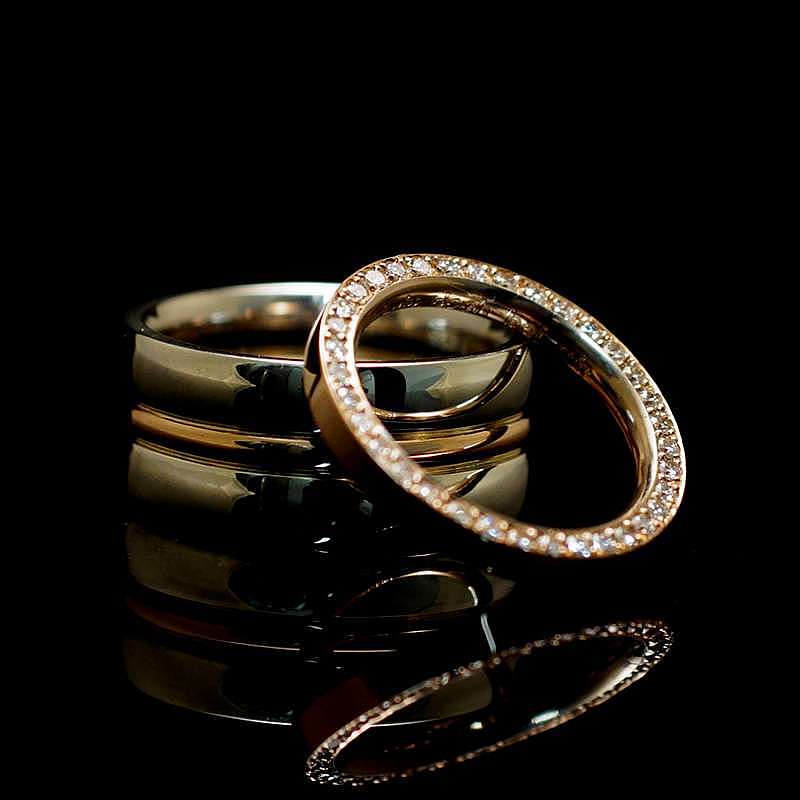 Eheringe, Hochzeitsringe aus 750er Gelbgold mit Diamanten