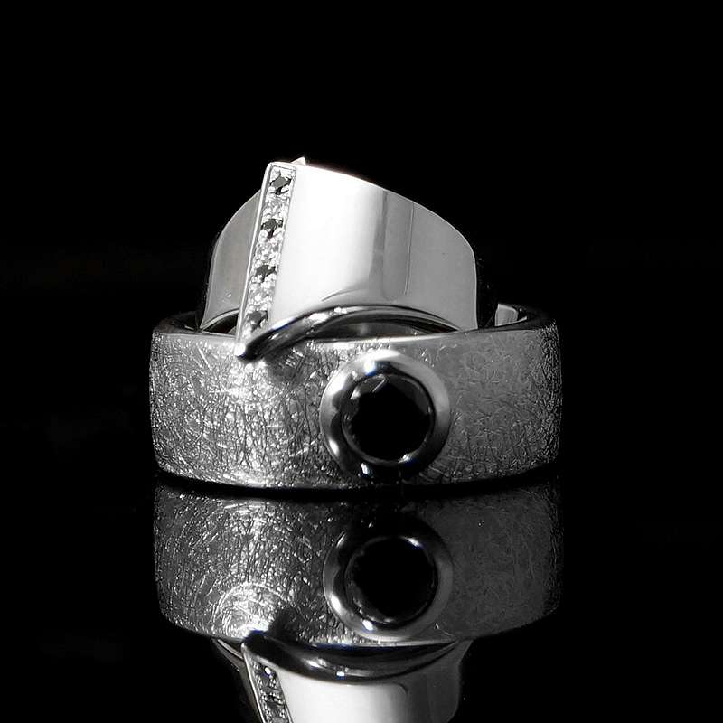 Hochzeitsringe Eismatt mit Spinell und Zirkonia