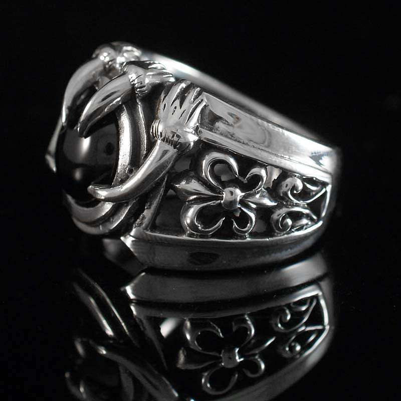Gothic Krallenring mit schwarzem Stein